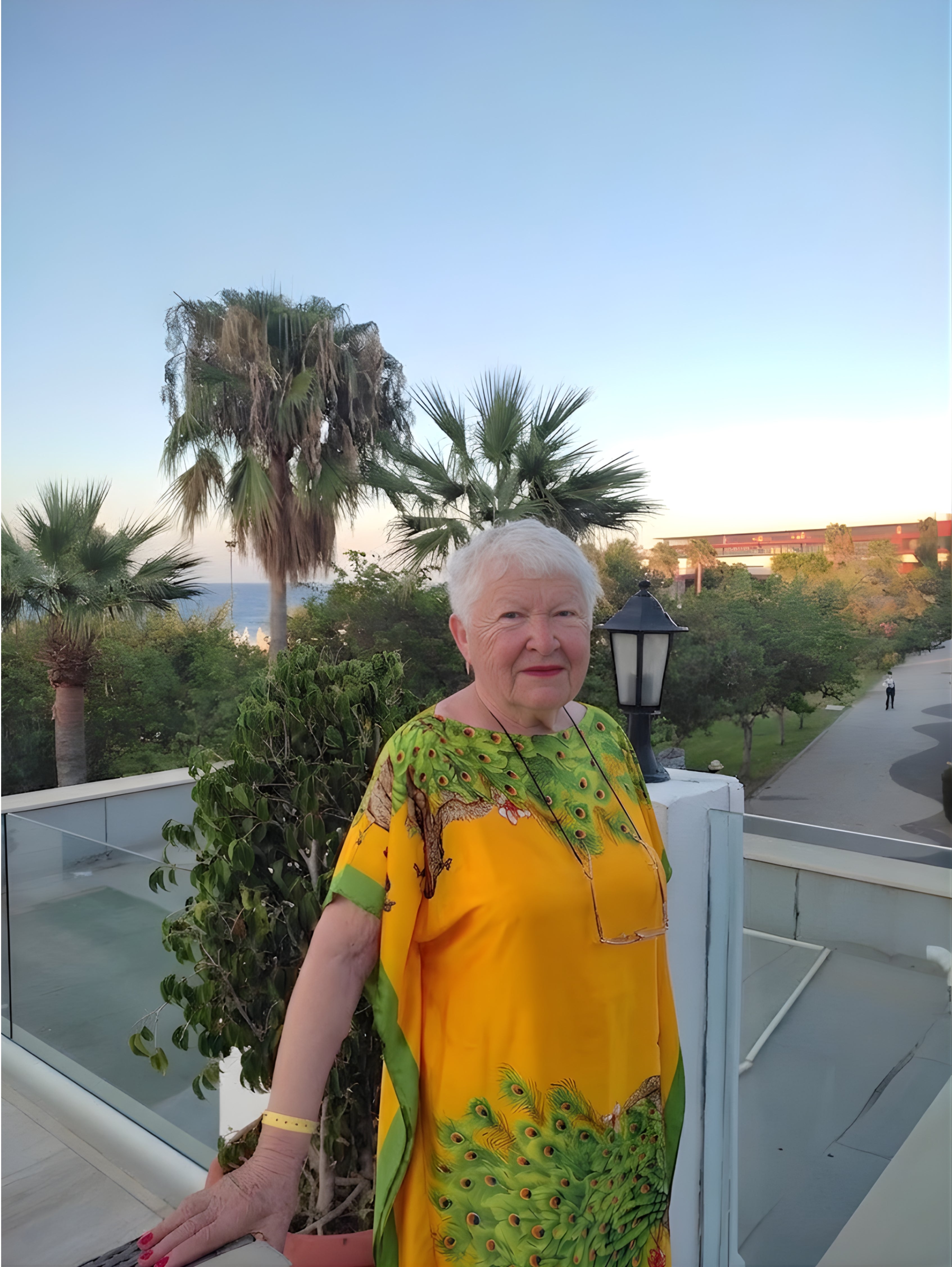 Golden Peacock Muu