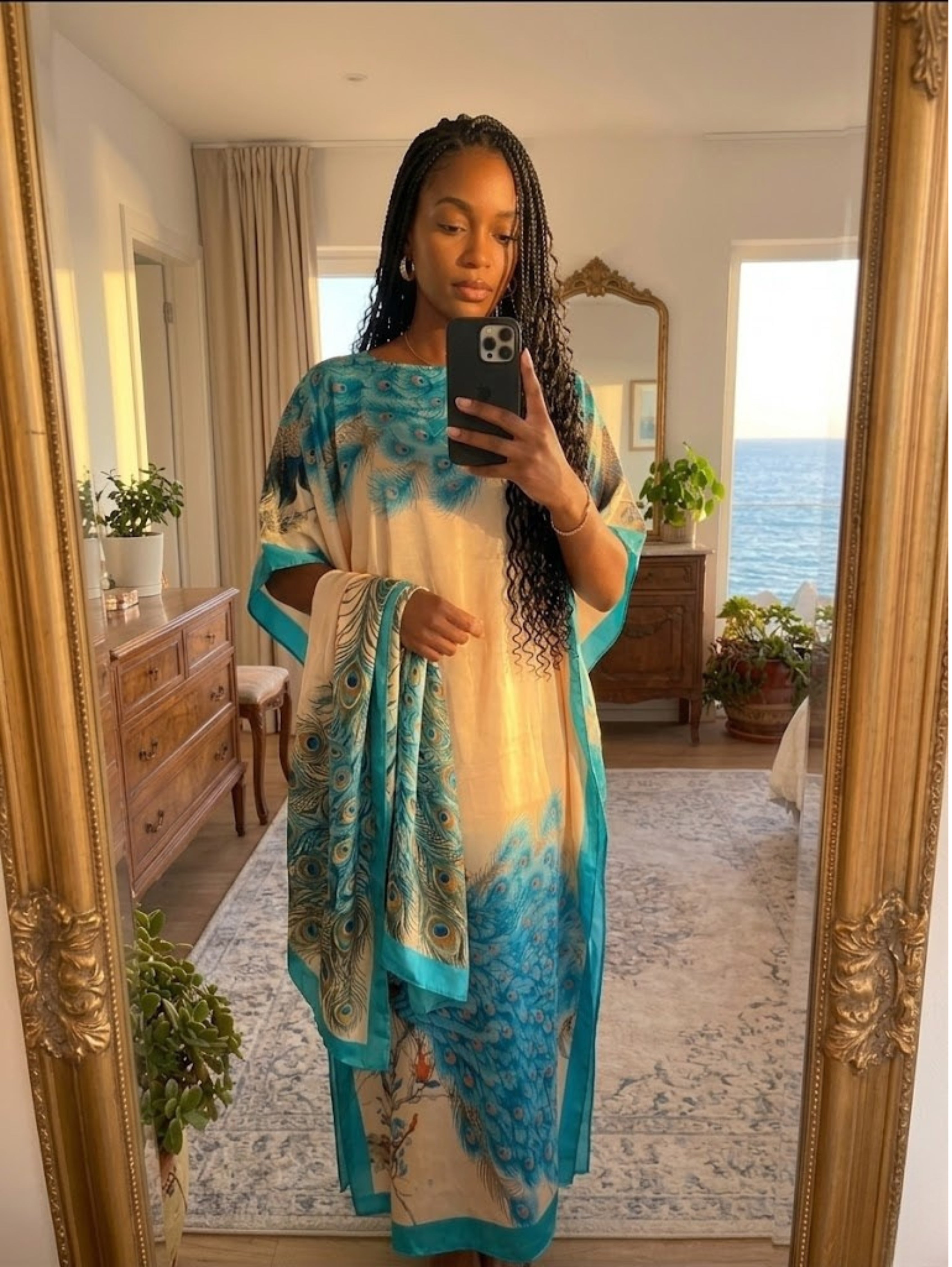 Azure Peacock Muu